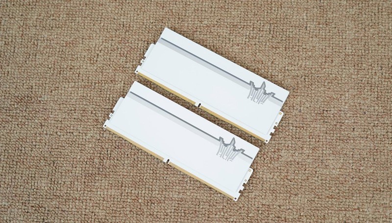 能打又能超？影驰 HOF Pro DDR5 8000 24G×2内存体验分享