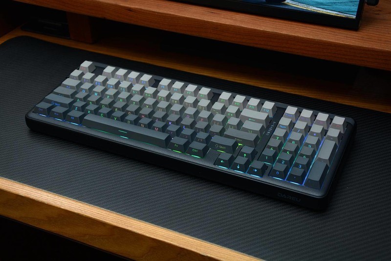 无线三模、侧透渐变、天空轴V3加持，达尔优A98专业版白烟青开箱