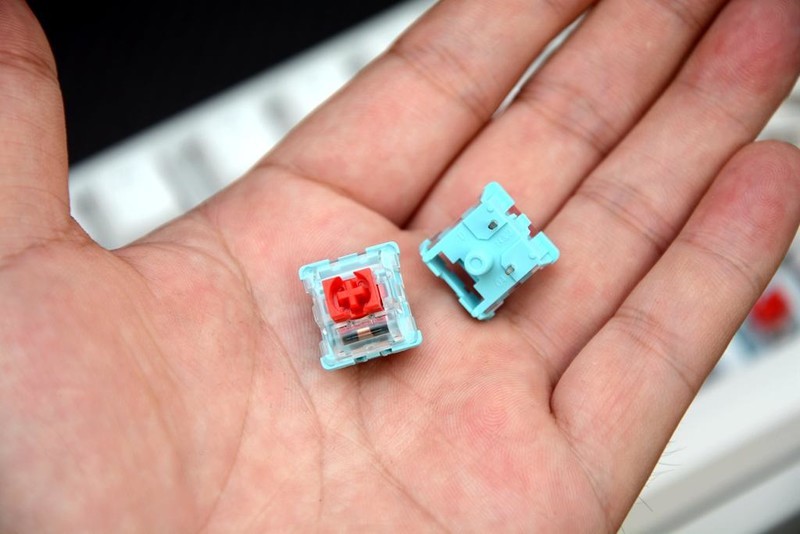 漫步者的外设梦，首款机械键盘G4K发布，三模、热拔插、RGB灯光