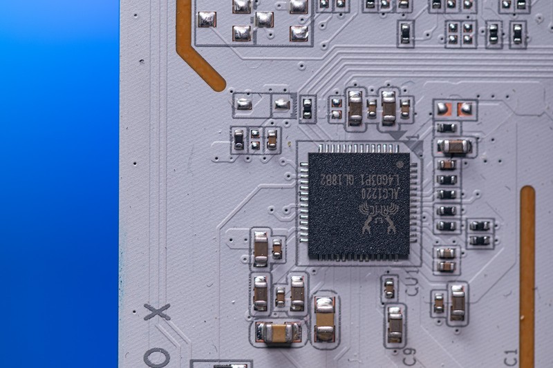 老猫烧须也不怕，个人送保就是好，足不出门体验技嘉个人送保服务