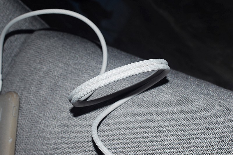 西圣K1磁吸充电数据线：创造更高效、整洁的充电体验