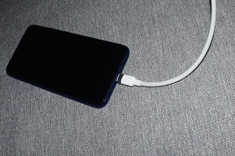 西圣K1磁吸充电数据线：创造更高效、整洁的充电体验