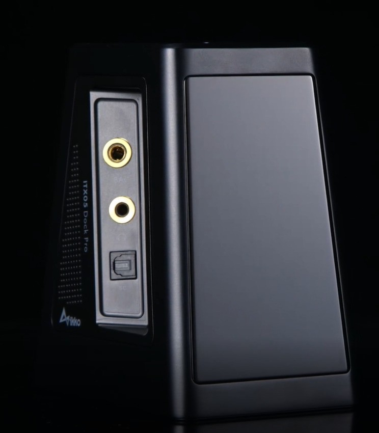 一款拥有桌搭风的拓展坞，拾音频谱+音频解码+13口扩展坞