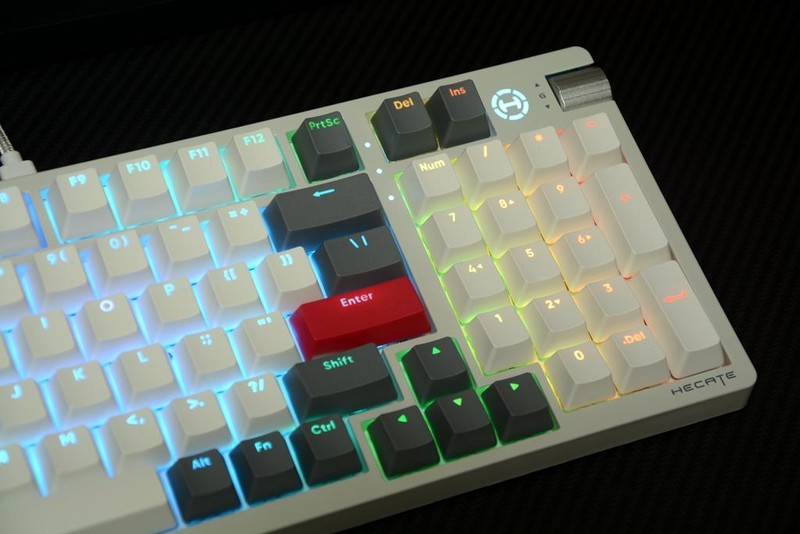 漫步者的外设梦，首款机械键盘G4K发布，三模、热拔插、RGB灯光