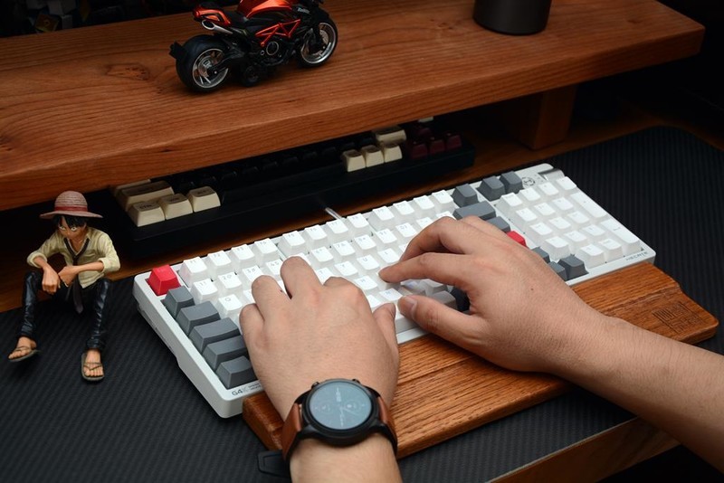 漫步者的外设梦，首款机械键盘G4K发布，三模、热拔插、RGB灯光