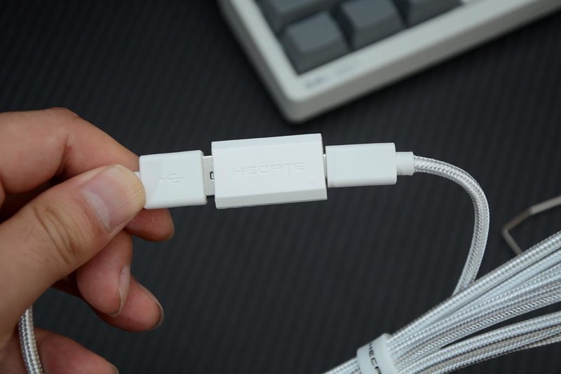 漫步者的外设梦，首款机械键盘G4K发布，三模、热拔插、RGB灯光