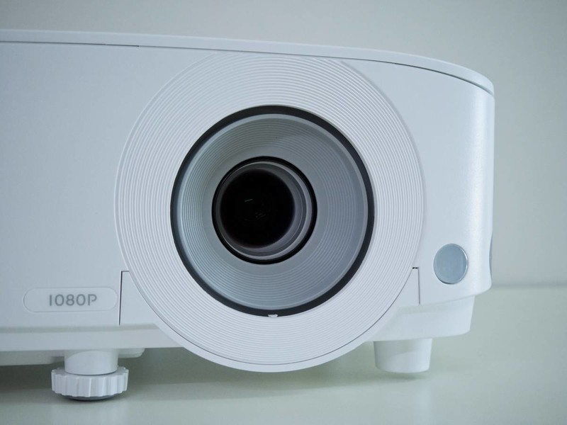 从容应对企业会议的各种疑难问题，明基E585智能商用投影机体验