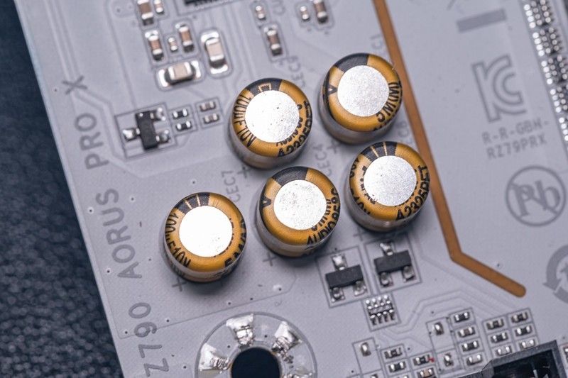 老猫烧须也不怕，个人送保就是好，足不出门体验技嘉个人送保服务