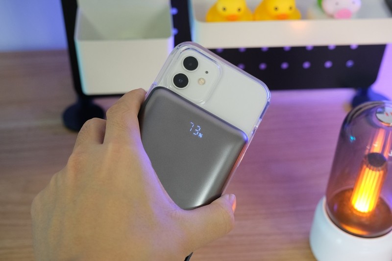 iPhone磁吸充电可不要让它“吃灰”，出门怎么甩都不怕掉