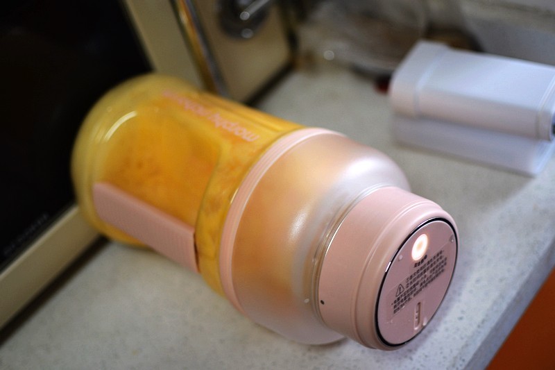 即是吨吨桶也是榨汁机 摩飞便携榨汁桶