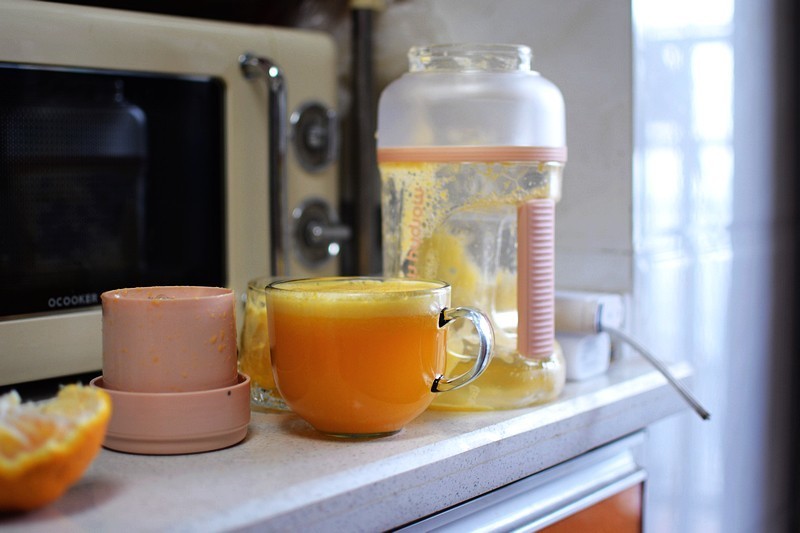 即是吨吨桶也是榨汁机 摩飞便携榨汁桶