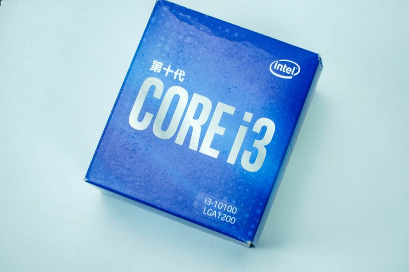 夫人的办公电脑：除了颜值，一切以性价比为主