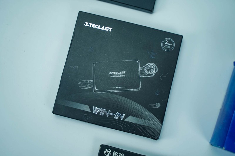 夫人的办公电脑：除了颜值，一切以性价比为主