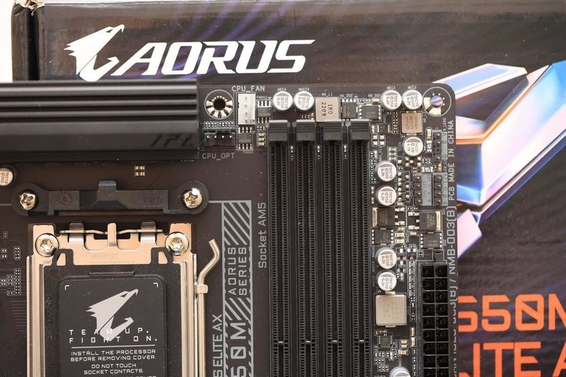 用料十足，小身材大能量，技嘉小雕B650M AX评测体验