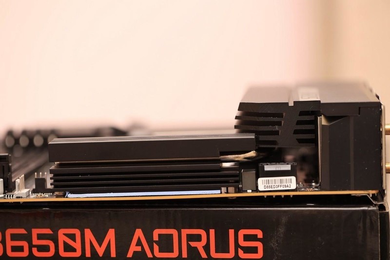 用料十足，小身材大能量，技嘉小雕B650M AX评测体验