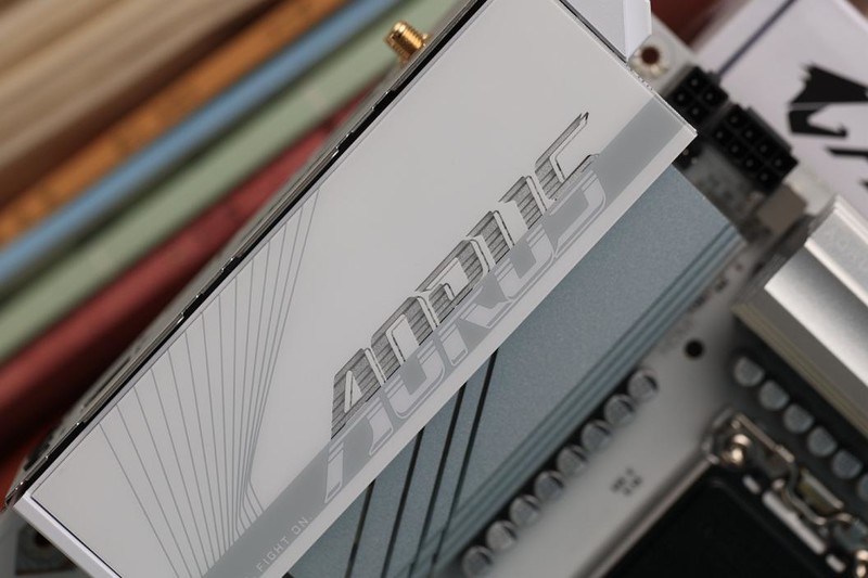 时尚大气，纯白色的技嘉B760M冰雕AORUS ELITE X AX装机实测