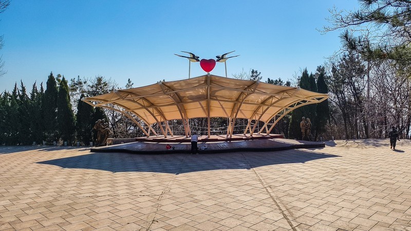 大 连 的 海 ------ 燕 窝 岭