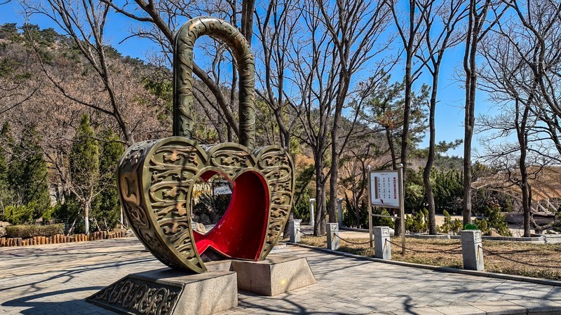 大 连 的 海 ------ 燕 窝 岭