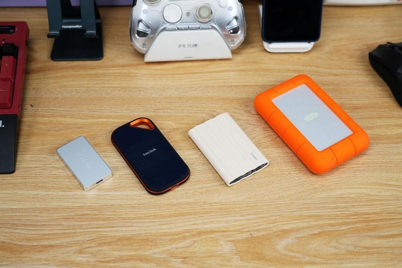 四款移动硬盘赏析，性能+颜值，领航生活美学的时尚新航向！