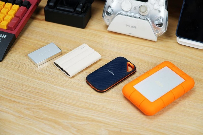 四款移动硬盘赏析，性能+颜值，领航生活美学的时尚新航向！