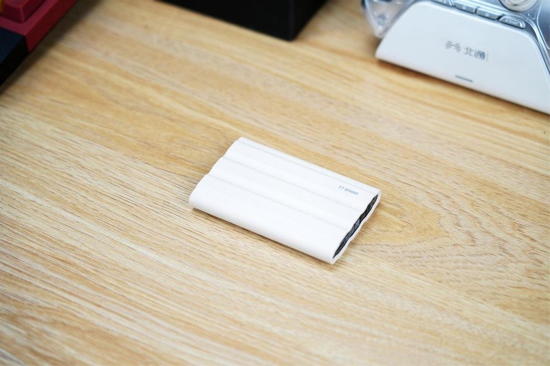 四款移动硬盘赏析，性能+颜值，领航生活美学的时尚新航向！