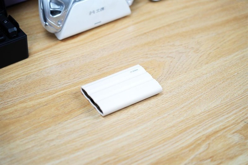 四款移动硬盘赏析，性能+颜值，领航生活美学的时尚新航向！