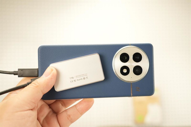 四款移动硬盘赏析，性能+颜值，领航生活美学的时尚新航向！