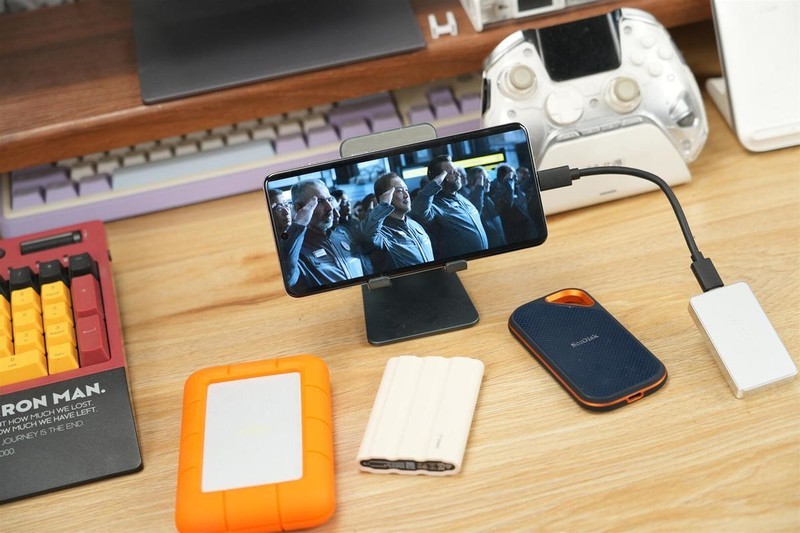 四款移动硬盘赏析，性能+颜值，领航生活美学的时尚新航向！