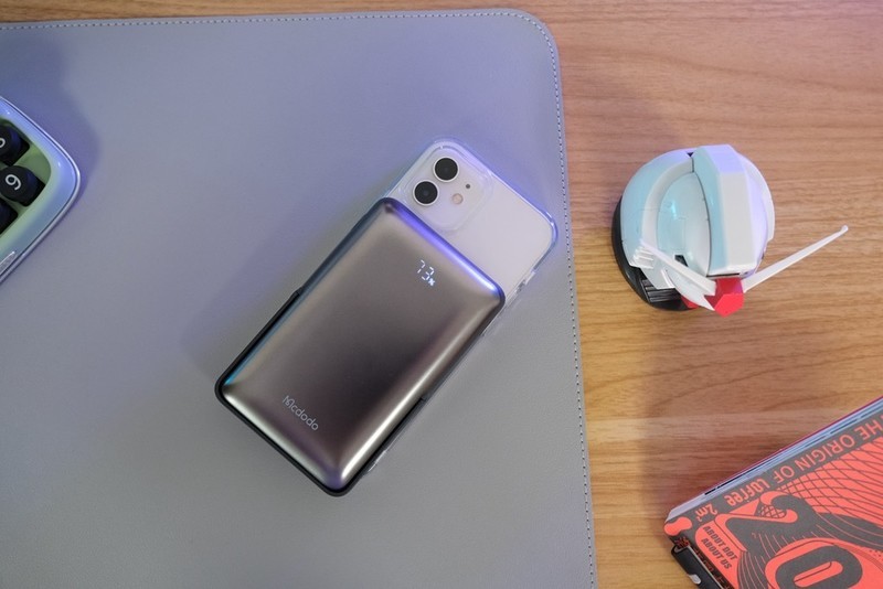 iPhone磁吸充电可不要让它“吃灰”，出门怎么甩都不怕掉