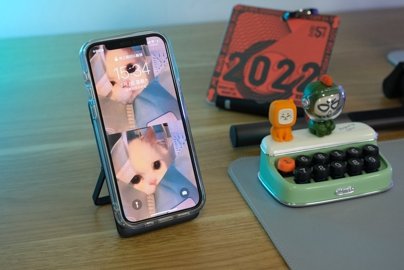 iPhone磁吸充电可不要让它“吃灰”，出门怎么甩都不怕掉