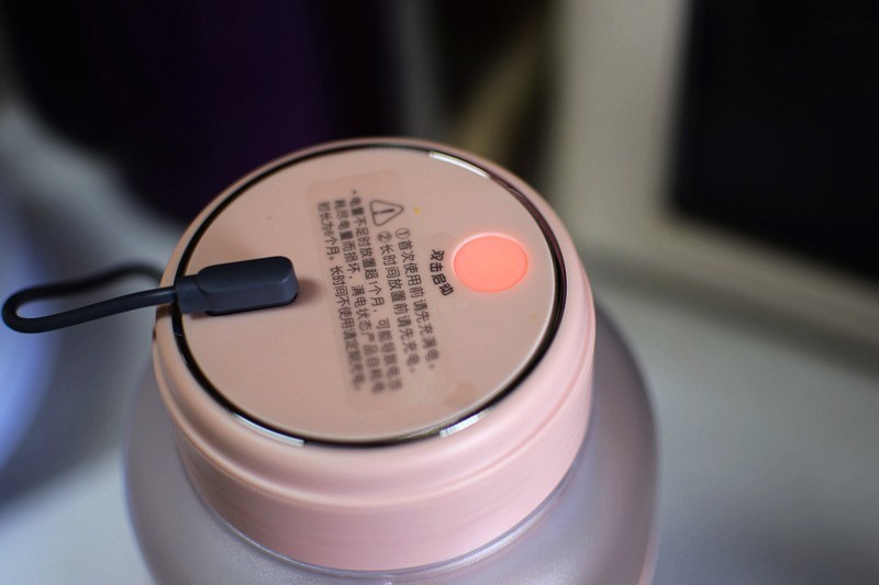 即是吨吨桶也是榨汁机 摩飞便携榨汁桶