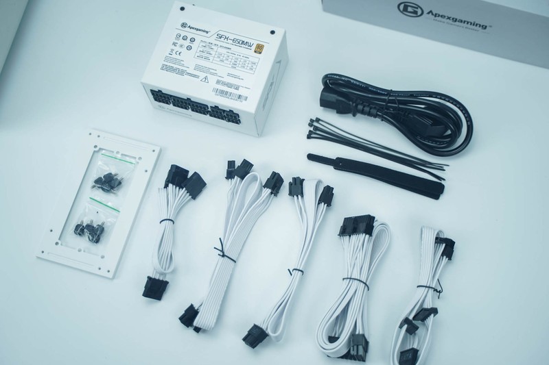 夫人的办公电脑：除了颜值，一切以性价比为主