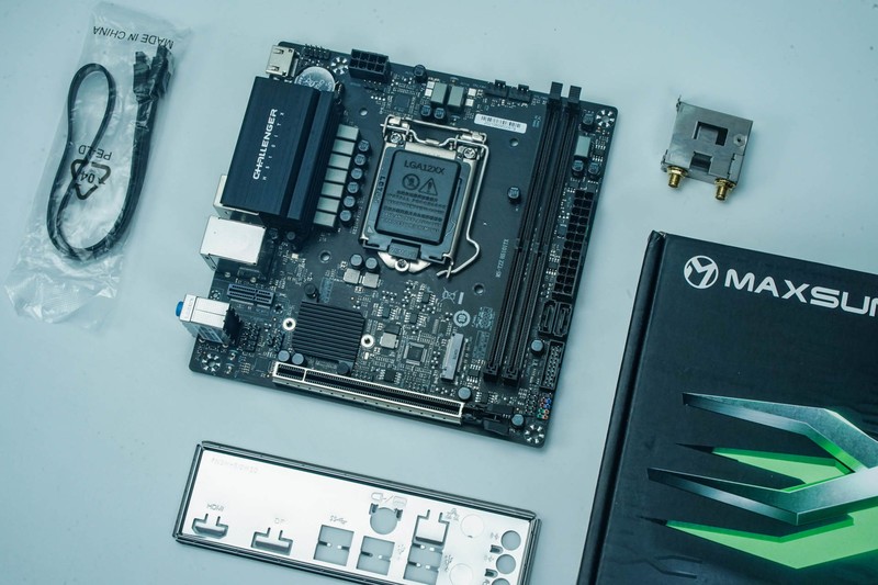 夫人的办公电脑：除了颜值，一切以性价比为主