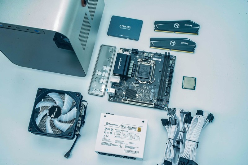 夫人的办公电脑：除了颜值，一切以性价比为主