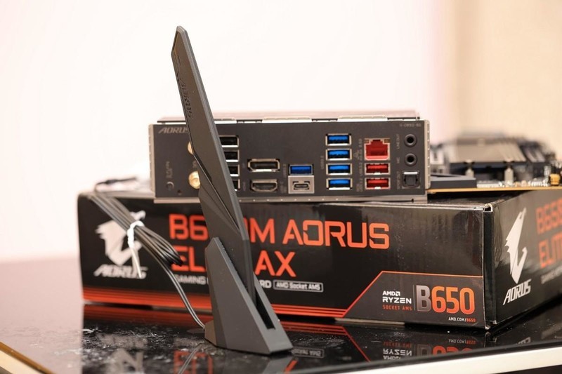 用料十足，小身材大能量，技嘉小雕B650M AX评测体验