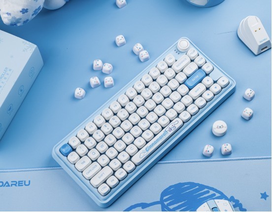 戳中心巴！达尔优联名三丽鸥，快把你的玉桂狗带回家