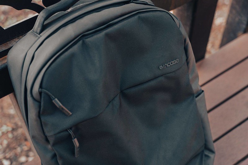 贵有贵的道理，INCASE City系列双肩包是真能装，结实耐造又轻便