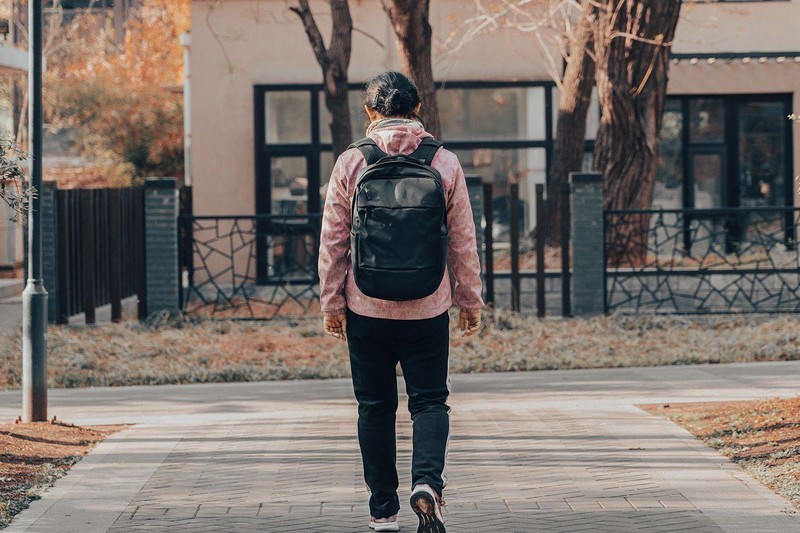 贵有贵的道理，INCASE City系列双肩包是真能装，结实耐造又轻便