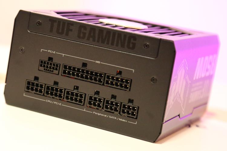 ROG平替！整一套TUF电竞特工全家桶：TUF GT502弹药库、TUF 850W电源、侠光TF120 ARGB