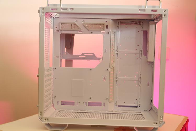 ROG平替！整一套TUF电竞特工全家桶：TUF GT502弹药库、TUF 850W电源、侠光TF120 ARGB