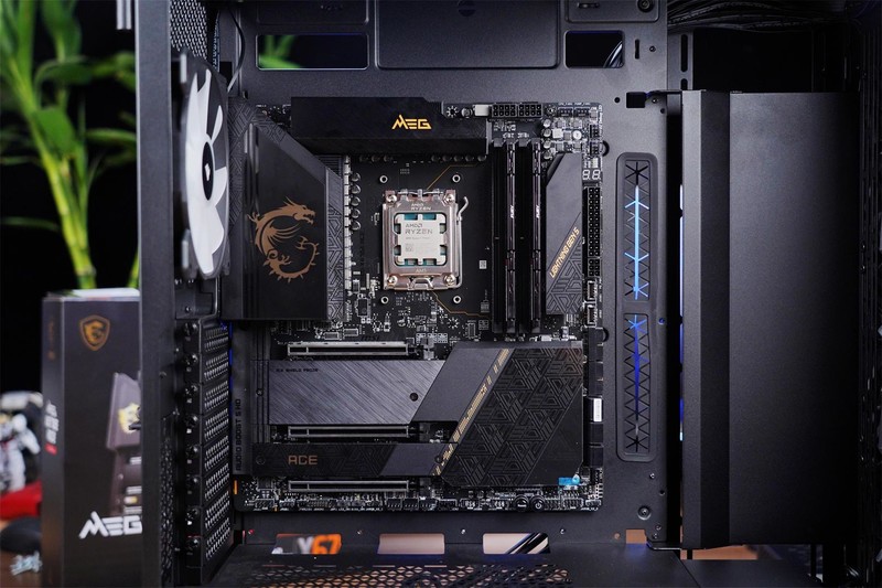 颜值高，性能强，把“光污染”做得淋漓尽致，海盗船机电装机分享