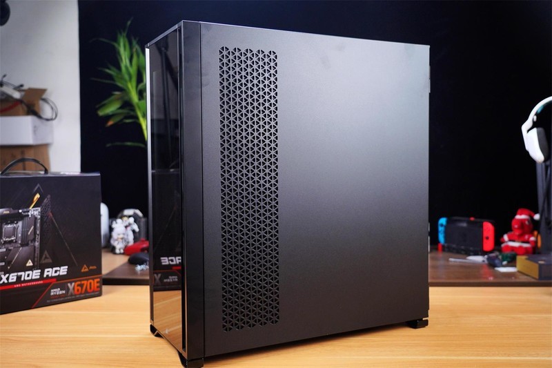 颜值高，性能强，把“光污染”做得淋漓尽致，海盗船机电装机分享