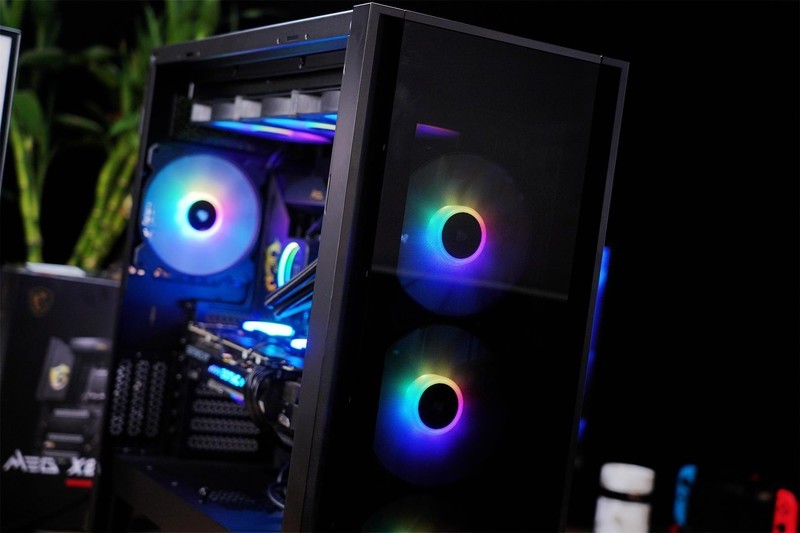 颜值高，性能强，把“光污染”做得淋漓尽致，海盗船机电装机分享