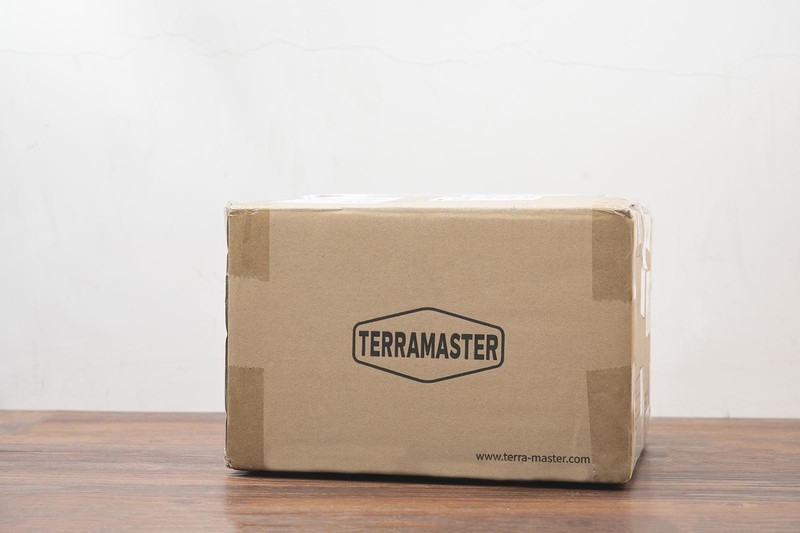 数据安全最重要，个人备份怎么选，市售五款RAID磁盘阵列横向评测