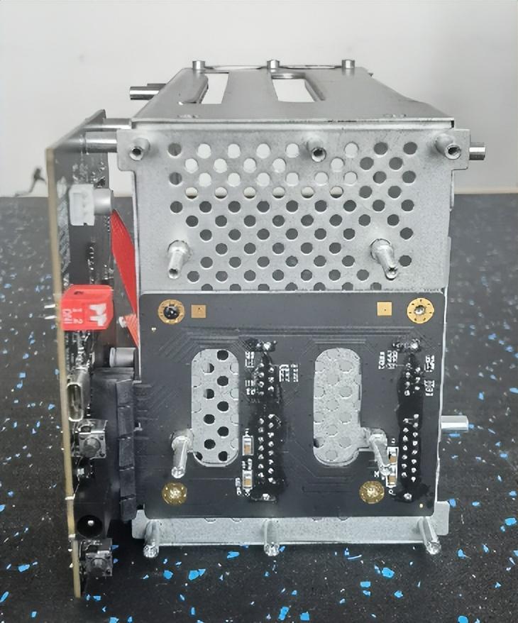 数据安全最重要，个人备份怎么选，市售五款RAID磁盘阵列横向评测