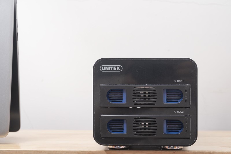 数据安全最重要，个人备份怎么选，市售五款RAID磁盘阵列横向评测