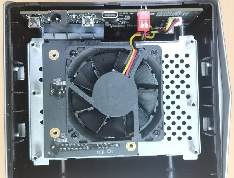 数据安全最重要，个人备份怎么选，市售五款RAID磁盘阵列横向评测