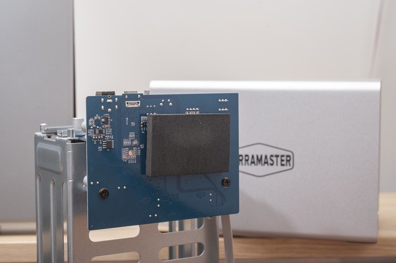 数据安全最重要，个人备份怎么选，市售五款RAID磁盘阵列横向评测