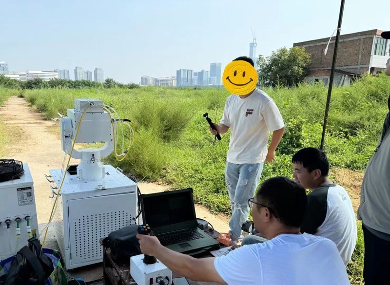 西安知语云1500W激光反制系统 300米跟瞄精准打击低空飞行器