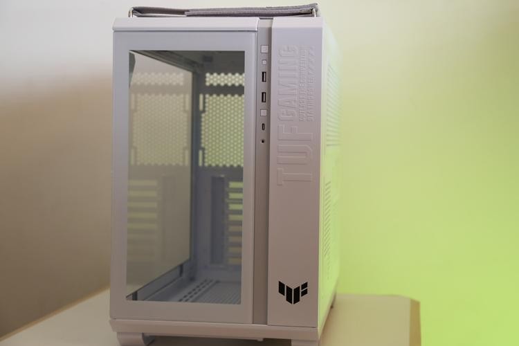 ROG平替！整一套TUF电竞特工全家桶：TUF GT502弹药库、TUF 850W电源、侠光TF120 ARGB